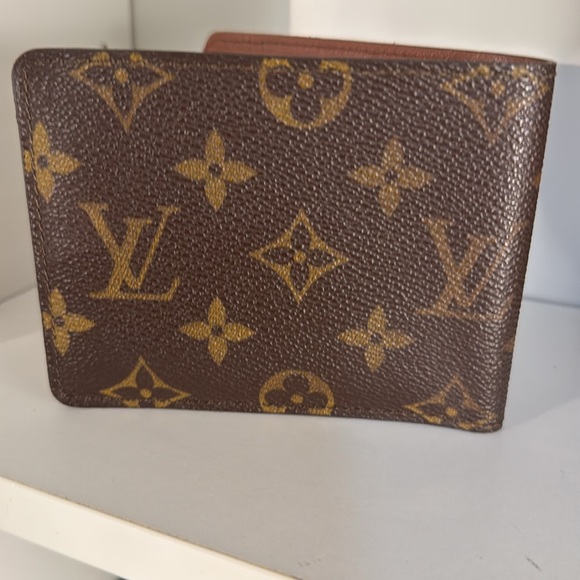 Lv Monog man’s wallet this is a slime fit edition in great condition - Picture 6 of 7